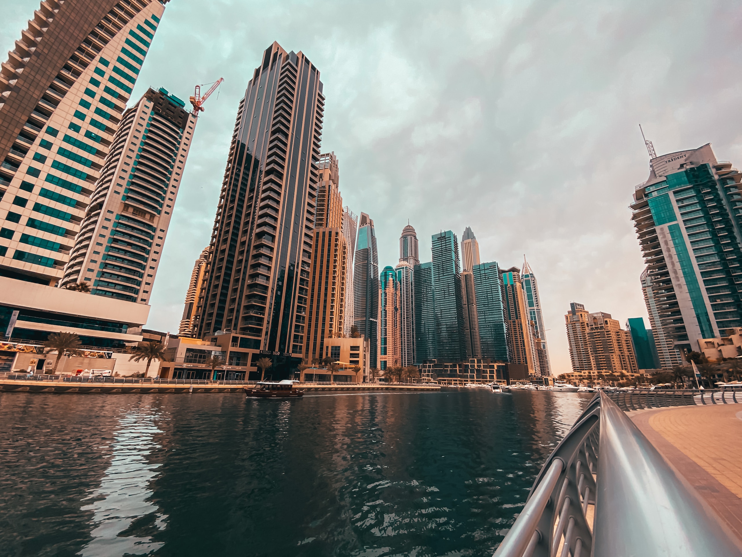 How can I start a small business in UAE?